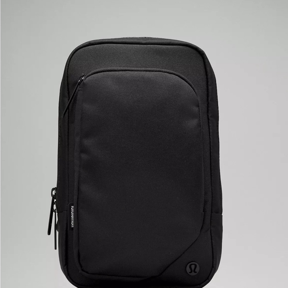NWT Lululemon Commuter Sling Bag 3.5L